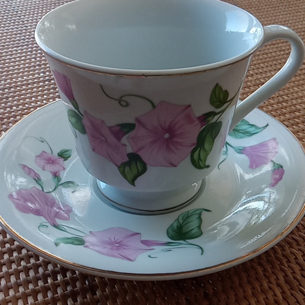Very pretty pink morning glory tea cup - Picture 8 of 8